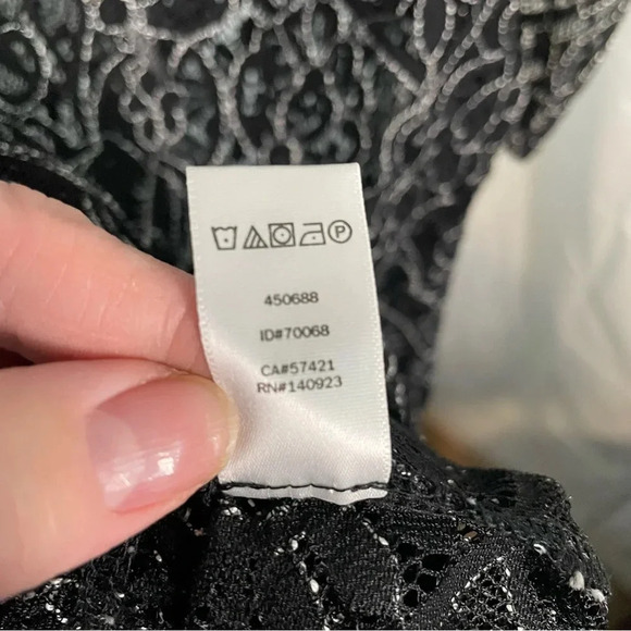 LOFT Floral white and black sheer lace top size small - Picture 5 of 6